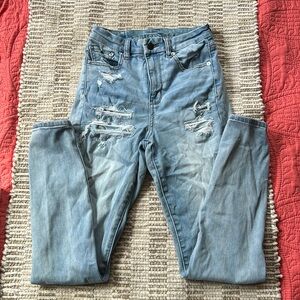 GREAT CONDITION American Eagle, distressed, stretch straight leg Jean